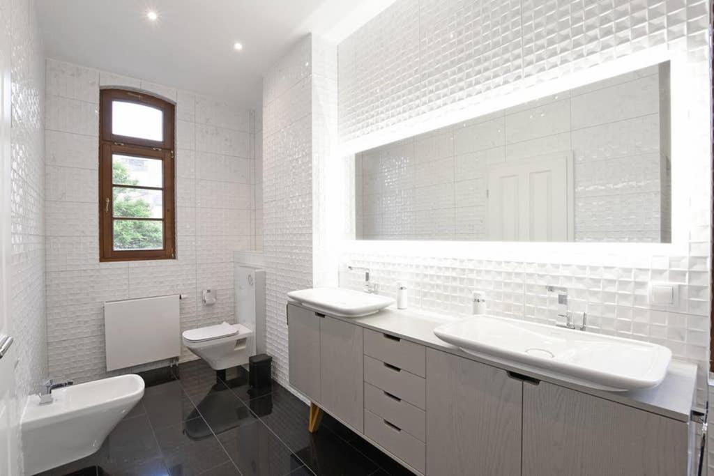 6,5 Luxury Room Apartment - Central Zwickau - 3 Bedrooms - 2 Bathrooms Exterior photo
